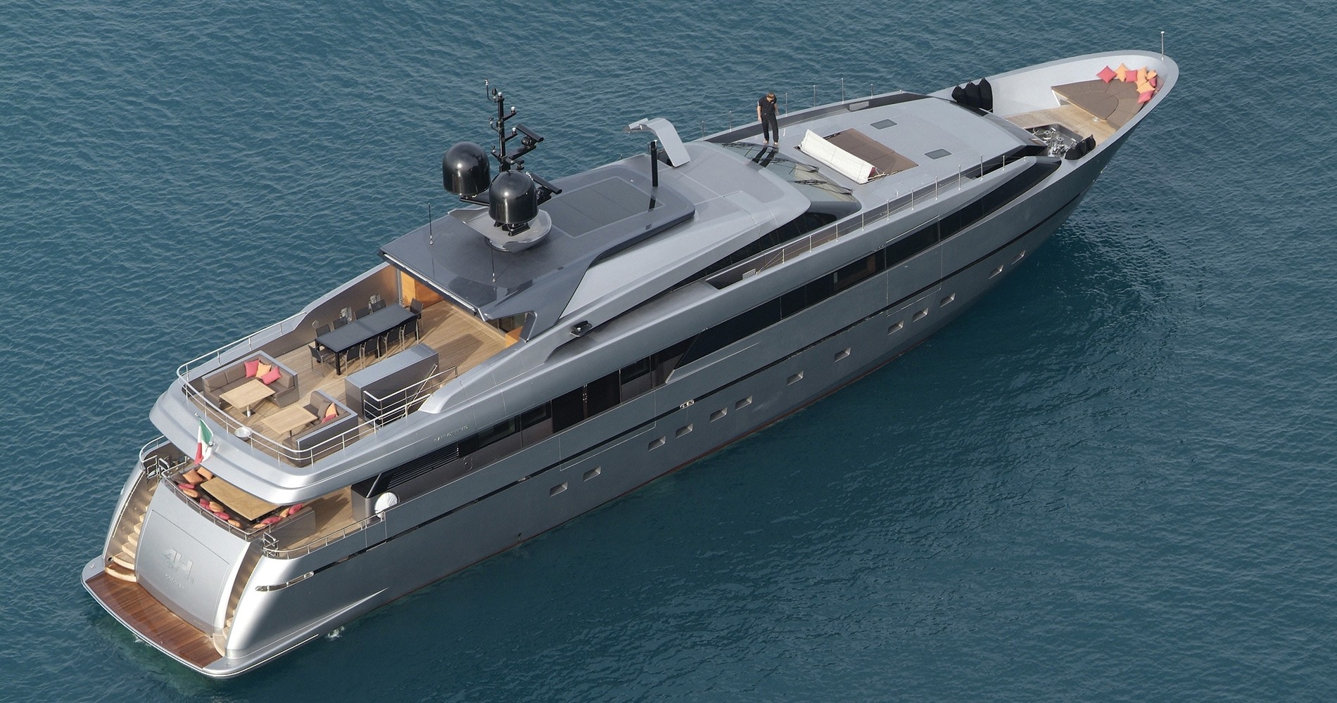 40 knot superyacht